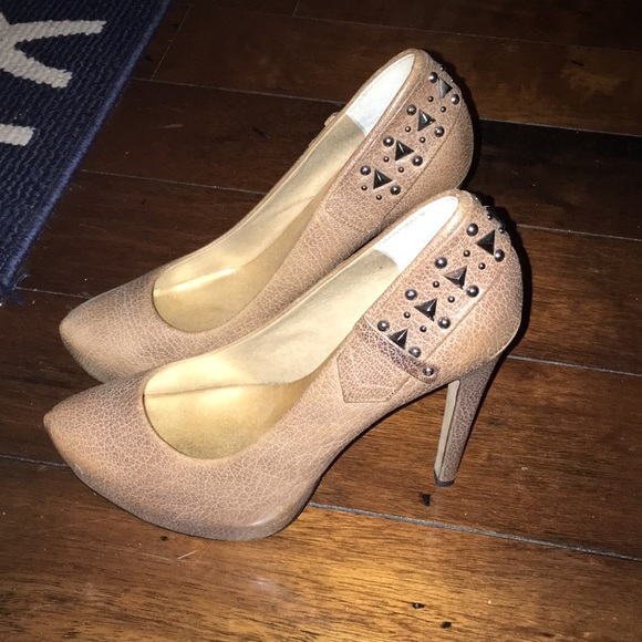 Heels - Picture 2 of 3